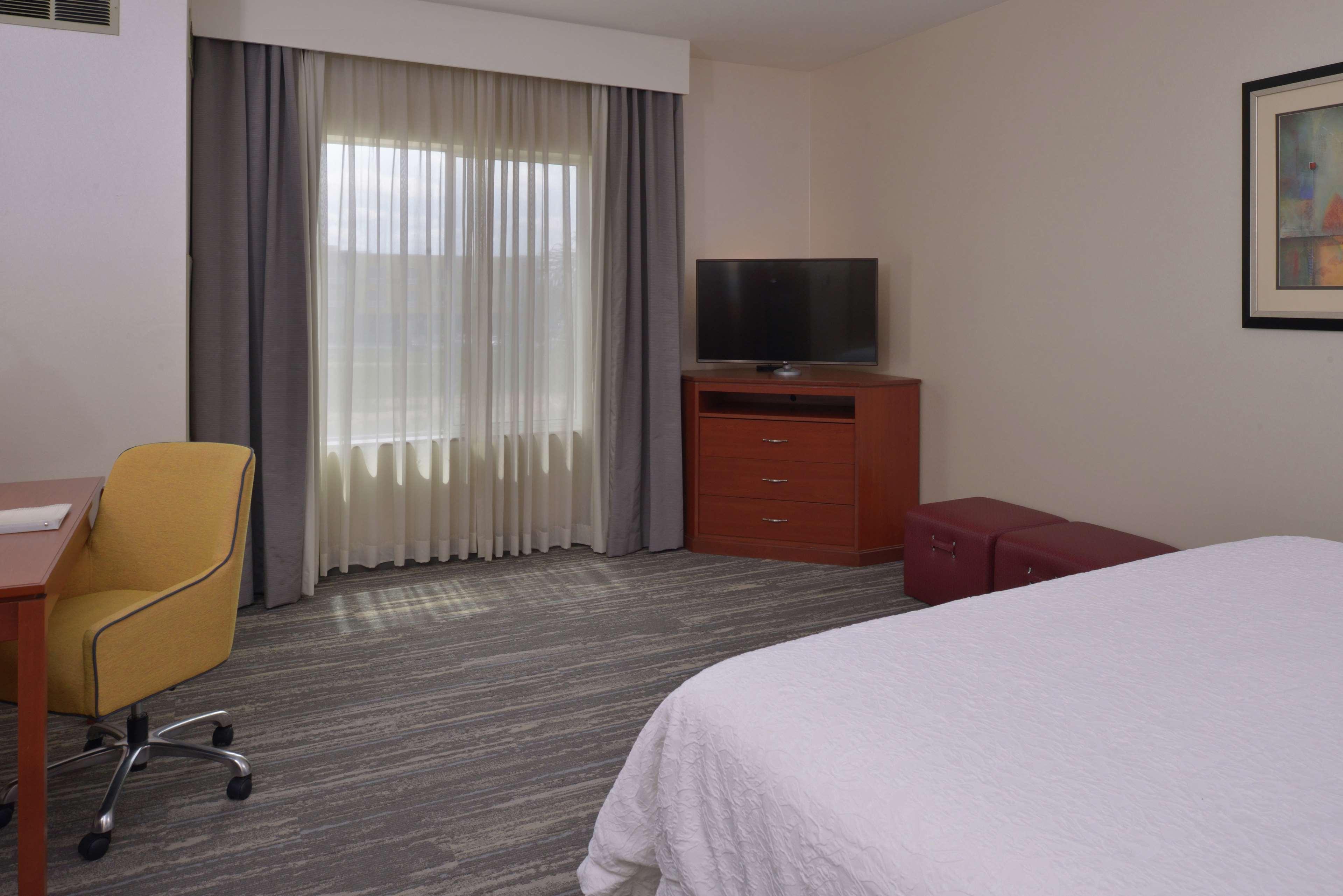 Hampton And North-airport 3* Bakersfield