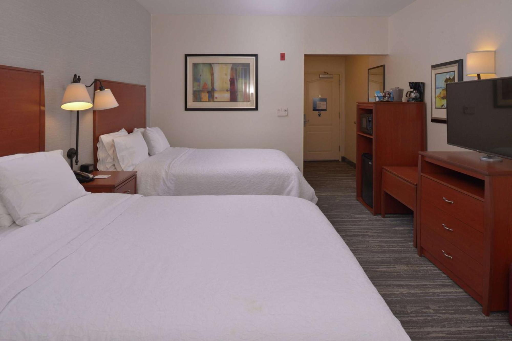 Hampton And North-airport Hotel 3*